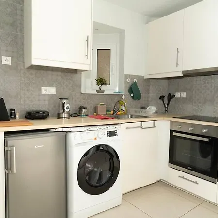 Apartment Homey Renovated 1 Bedroom In Kesariani Athens