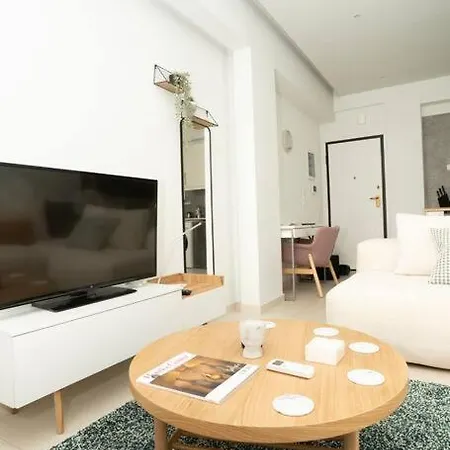 Apartment Homey Renovated 1 Bedroom In Kesariani *
